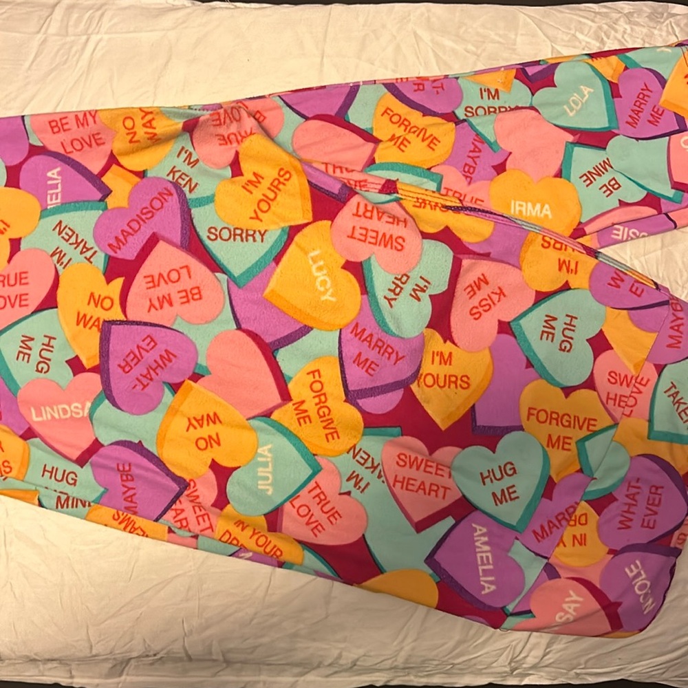 Tall and curvy lularoe valentines leggings.